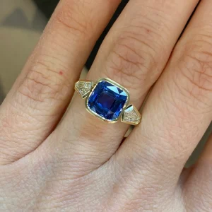 Bespoke Blue Sapphire and Diamond Autumn Ring