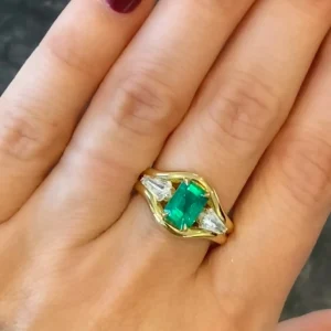 FORME Emerald and Diamond Three Stone Contour Ring