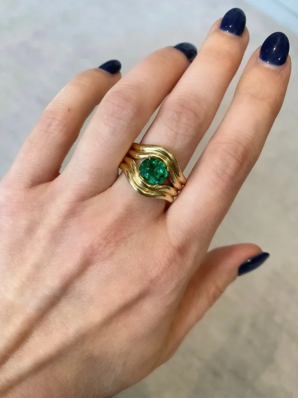 FORME Emerald Cushion Contour Ring