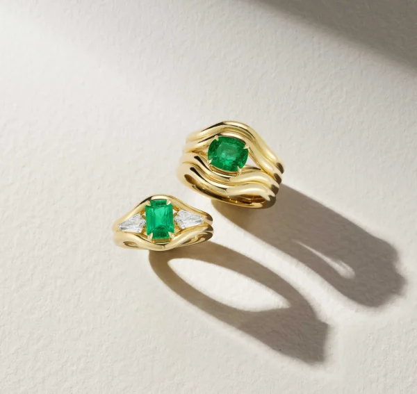 FORME Emerald Cushion Contour Ring