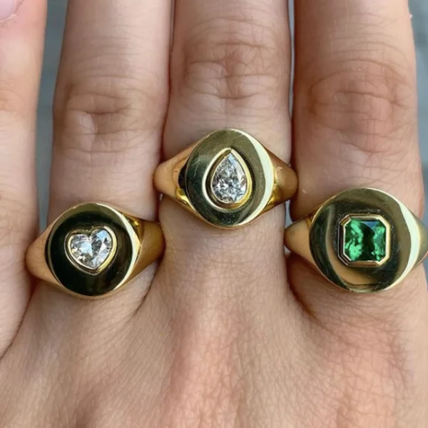 Prive Diamond Pear Signet Ring