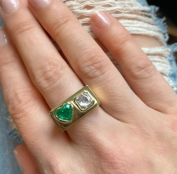 Prive Duo Signet Emerald Heart and Diamond Ring