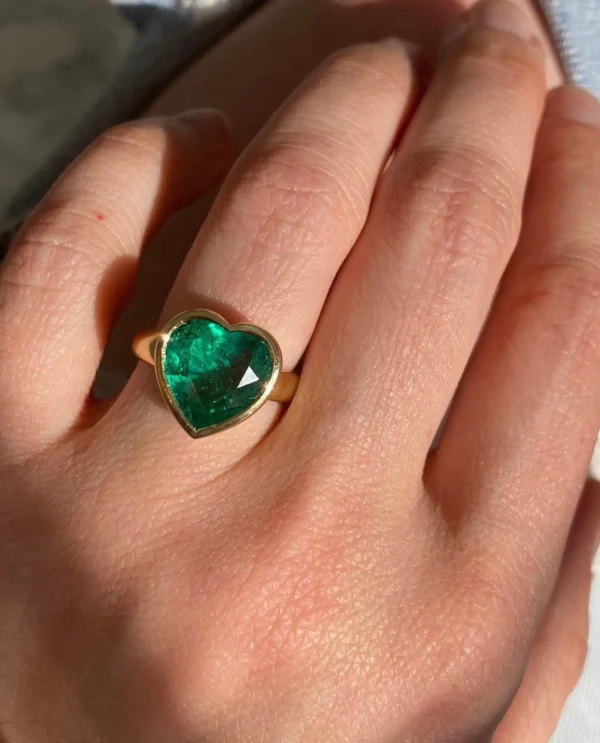 Prive Emerald Heart Ring